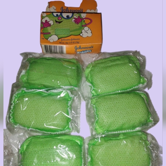 NEW Johnson's And Johnson's Bath Buddies Green Out Of Box Discontinued. 7 Total